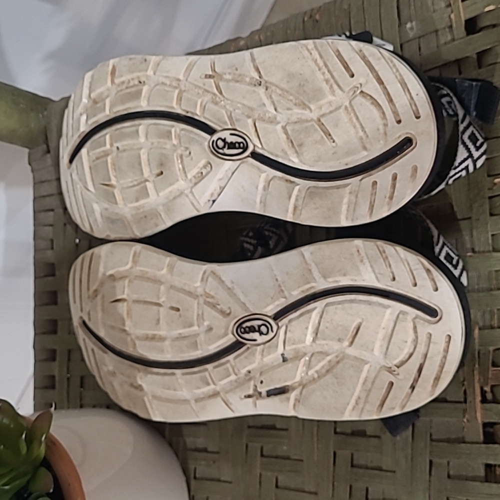 Chaco's Womens ZX1 Black White Patterned Classic Sport Sandals Size 9 - Picture 6 of 8